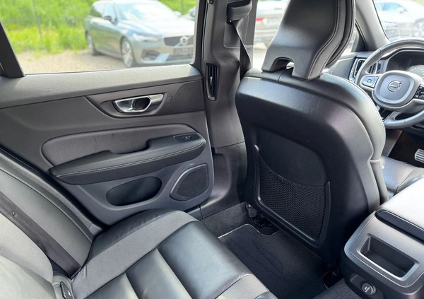 Volvo V60 cena 108900 przebieg: 177000, rok produkcji 2019 z Młynary małe 631